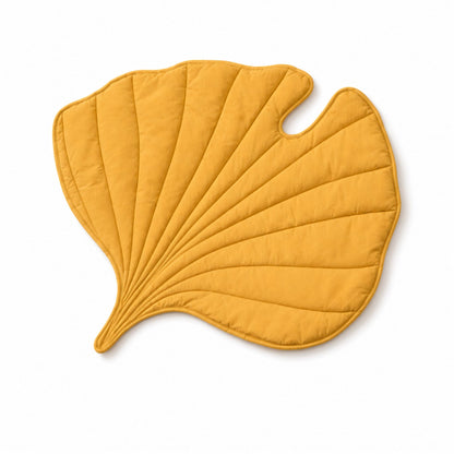 Leaf-Shaped Quilted Pet Mat for Dogs and Cats – Machine-Washable Floor, Bed and Sofa Mat